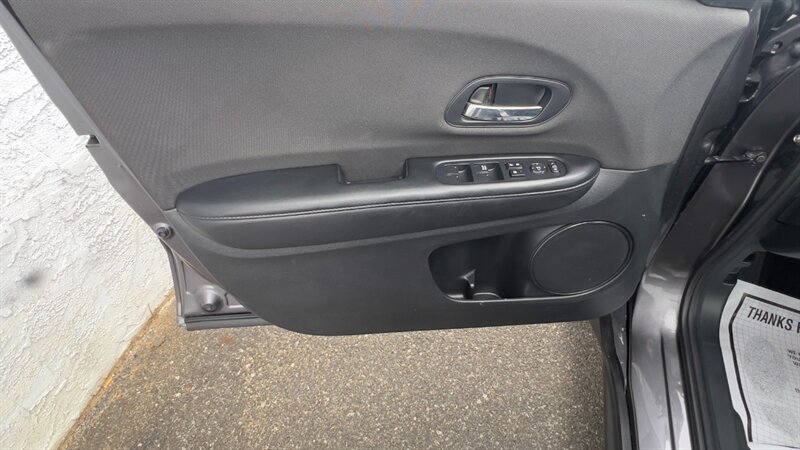 2022 Honda HR-V LX,CONV PKG,TECH PKG,RVC, SILVER CERTIFIED - Photo 10 - Haddon Twp, NJ 08107