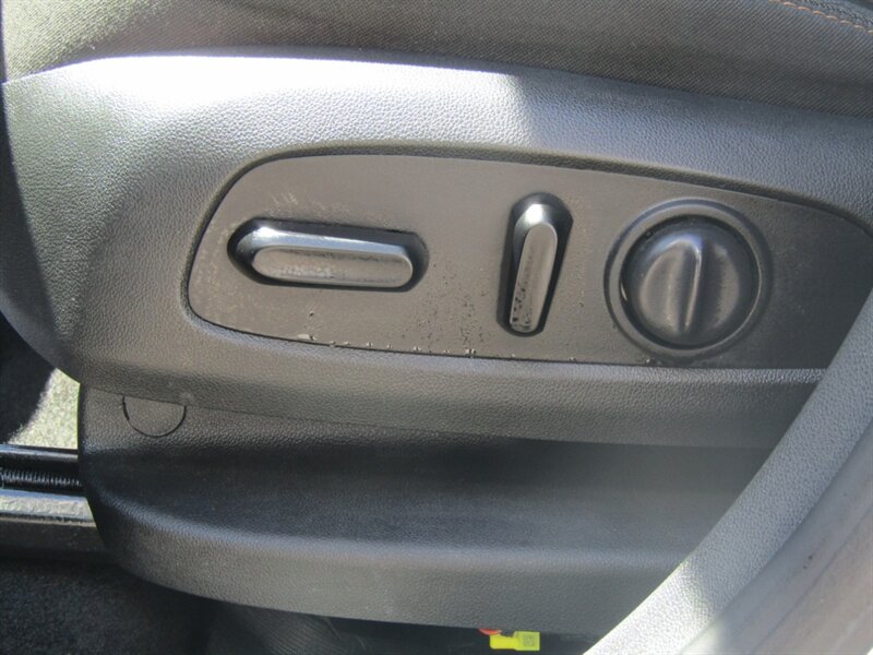 2020 Chevrolet Equinox LT - Photo 12 - Haddon Twp, NJ 08107