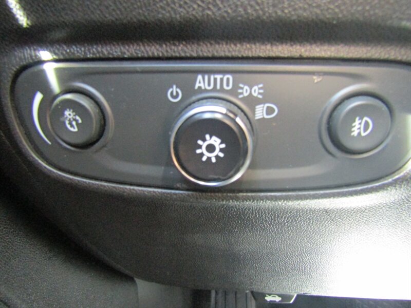 2020 Chevrolet Equinox LT - Photo 21 - Haddon Twp, NJ 08107