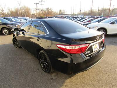 2017 Toyota Camry SE,CONV PKG,RVC,SILVER CERTIFIED   - Photo 5 - Haddon Twp, NJ 08107