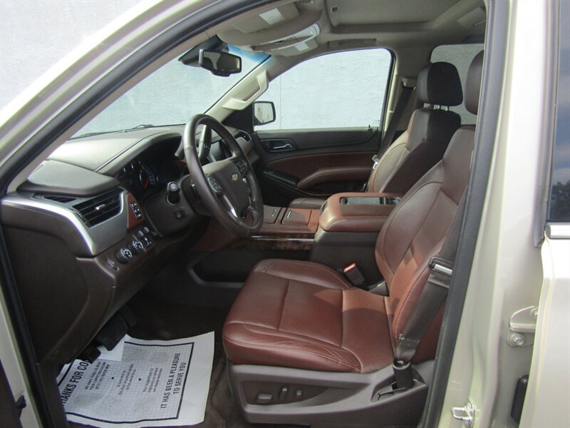2015 Chevrolet Tahoe LTZ ,4X4,NAV,CONV PKG,SILVER CERTIFIED - Photo 12 - Haddon Twp, NJ 08107