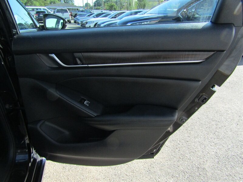 2019 Honda Accord EX-L,TECH PKG,COMFORT PKG,RVC,SILVER CERTIFIED - Photo 17 - Haddon Twp, NJ 08107