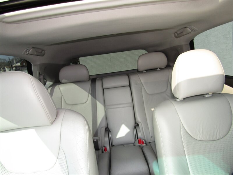 2011 Lexus RX AWD,NAV,PREM PKG,COMFORT PKG,SILVER CERTIFIED - Photo 32 - Haddon Twp, NJ 08107