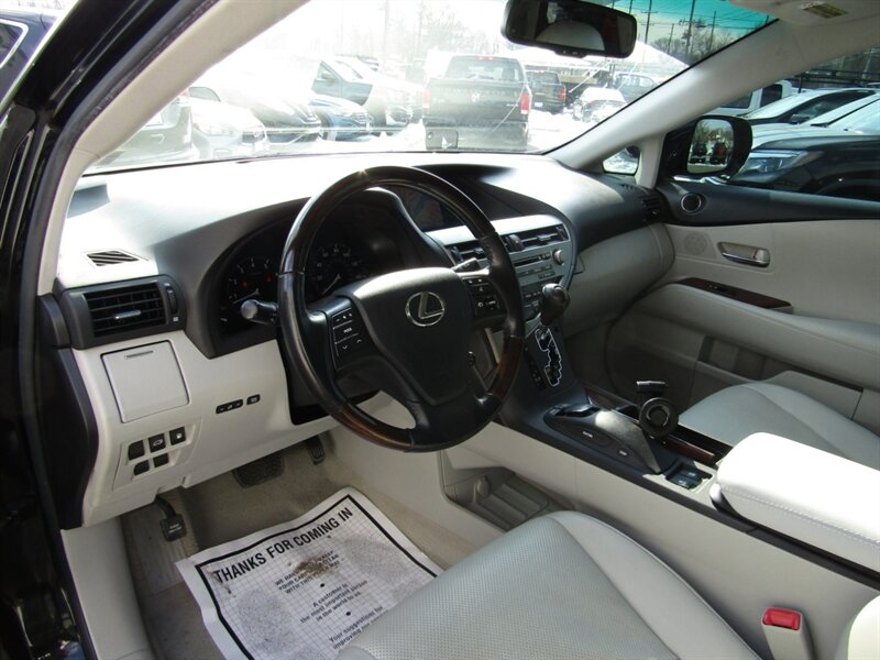 2011 Lexus RX AWD,NAV,PREM PKG,COMFORT PKG,SILVER CERTIFIED - Photo 13 - Haddon Twp, NJ 08107