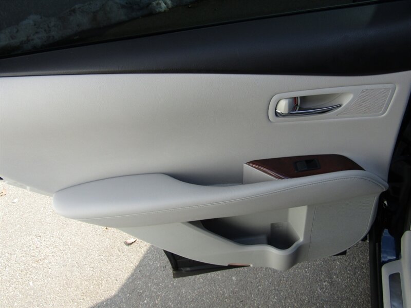 2011 Lexus RX AWD,NAV,PREM PKG,COMFORT PKG,SILVER CERTIFIED - Photo 14 - Haddon Twp, NJ 08107