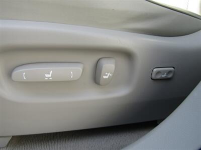 2011 Lexus RX AWD,NAV,PREM PKG,COMFORT PKG,SILVER CERTIFIED - Photo 12 - Haddon Twp, NJ 08107