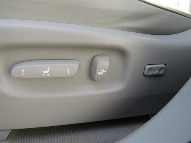 2011 Lexus RX AWD,NAV,PREM PKG,COMFORT PKG,SILVER CERTIFIED - Photo 12 - Haddon Twp, NJ 08107