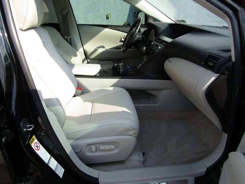 2011 Lexus RX AWD,NAV,PREM PKG,COMFORT PKG,SILVER CERTIFIED - Photo 19 - Haddon Twp, NJ 08107