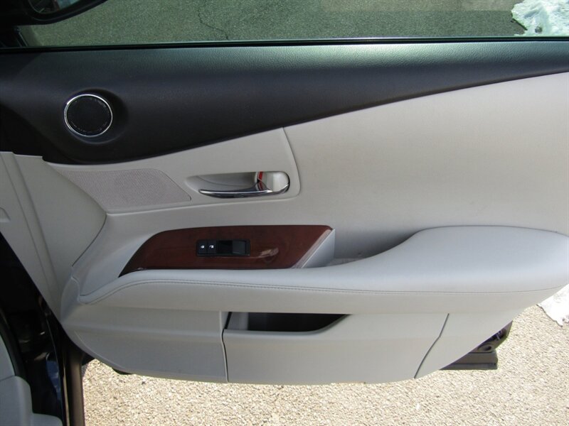2011 Lexus RX AWD,NAV,PREM PKG,COMFORT PKG,SILVER CERTIFIED - Photo 20 - Haddon Twp, NJ 08107