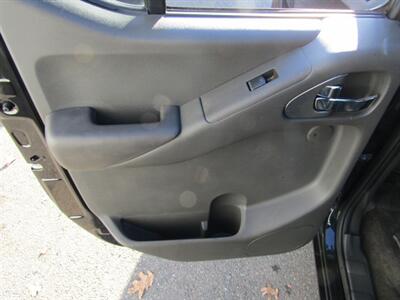 2015 Nissan Frontier PRO-4X   - Photo 38 - Haddon Twp, NJ 08107