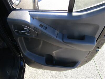 2015 Nissan Frontier PRO-4X   - Photo 44 - Haddon Twp, NJ 08107