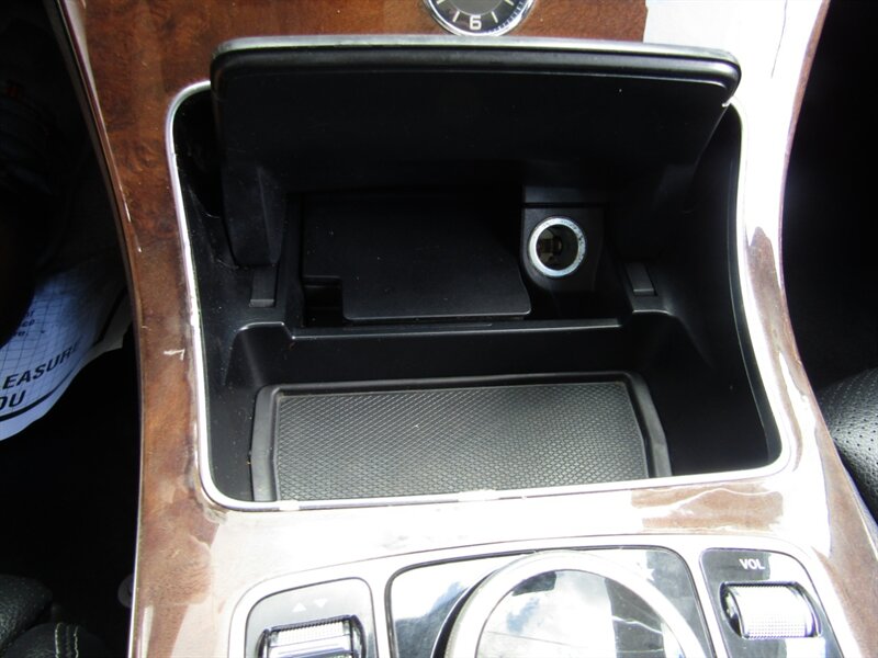 2017 Mercedes Benz C 300 4MATIC photo 43
