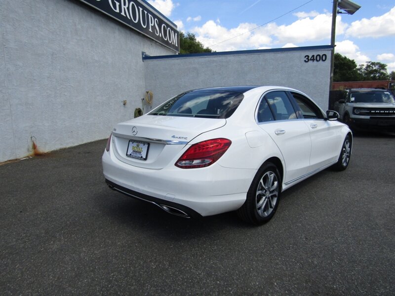 2017 Mercedes Benz C 300 4MATIC photo 7