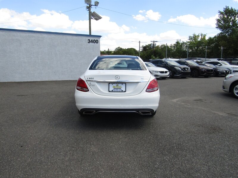 2017 Mercedes Benz C 300 4MATIC photo 6