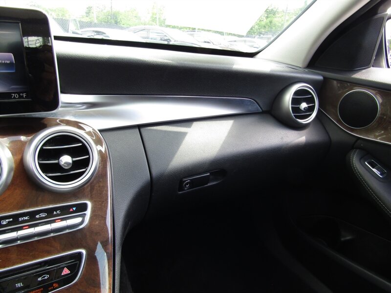 2017 Mercedes Benz C 300 4MATIC photo 45