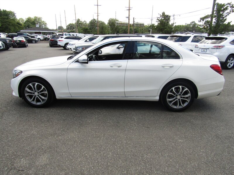 2017 Mercedes Benz C 300 4MATIC photo 4