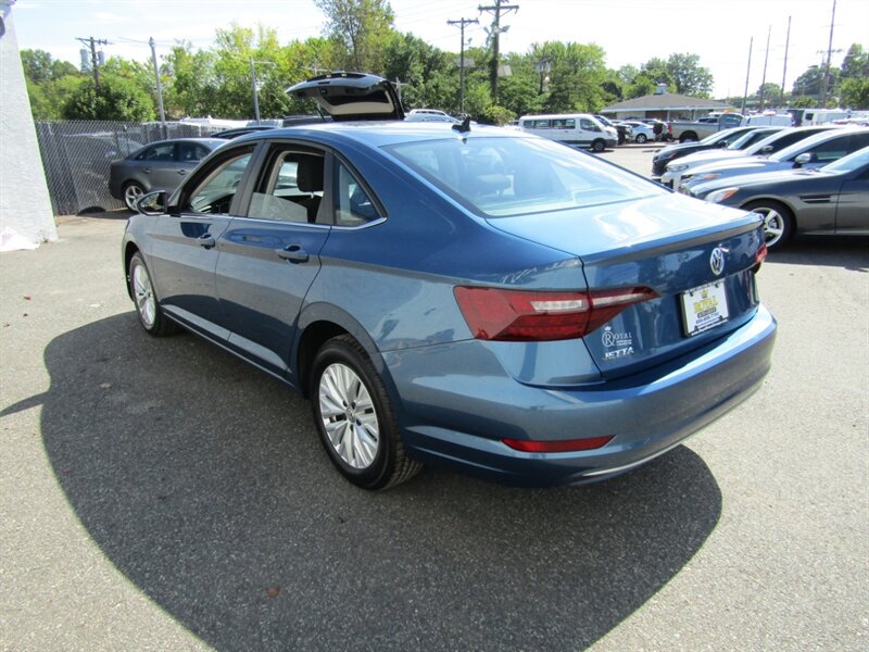 2020 Volkswagen Jetta SE   - Photo 5 - Haddon Twp, NJ 08107