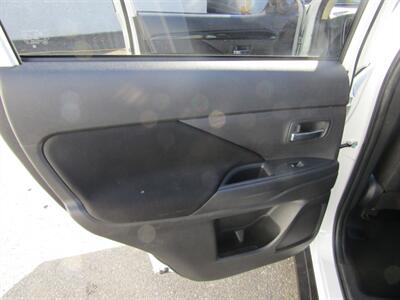 2020 Mitsubishi Outlander AWD, PREM PKG,CONV PKG,RVC,SILVER CERTIFIED   - Photo 31 - Haddon Twp, NJ 08107