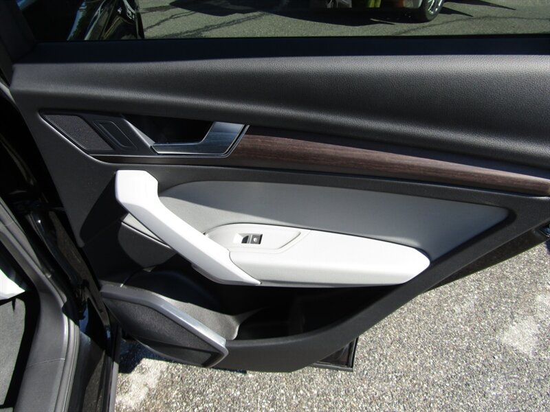 2022 Audi Q5 AWD,S LINE,PREM PKG,COMFORT PKG,SILVER CERTIFIED - Photo 44 - Haddon Twp, NJ 08107