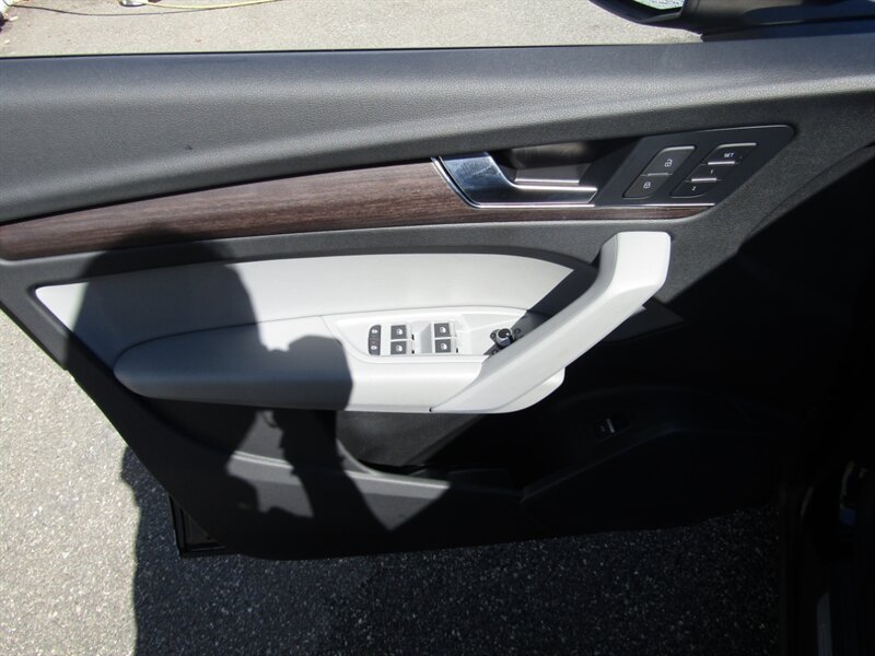 2022 Audi Q5 AWD,S LINE,PREM PKG,COMFORT PKG,SILVER CERTIFIED - Photo 37 - Haddon Twp, NJ 08107