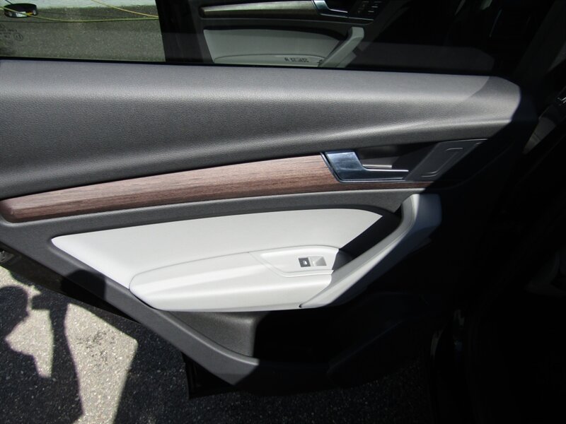 2022 Audi Q5 AWD,S LINE,PREM PKG,COMFORT PKG,SILVER CERTIFIED - Photo 41 - Haddon Twp, NJ 08107