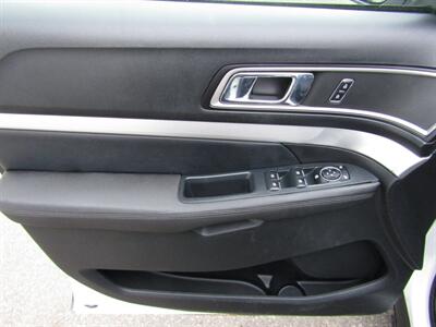 2017 Ford Explorer AWD,XLT,CONV PKG,RVC,SILVER CERTIFIED - Photo 13 - Haddon Twp, NJ 08107