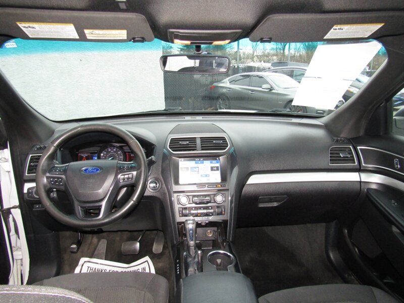 2017 Ford Explorer AWD,XLT,CONV PKG,RVC,SILVER CERTIFIED - Photo 40 - Haddon Twp, NJ 08107