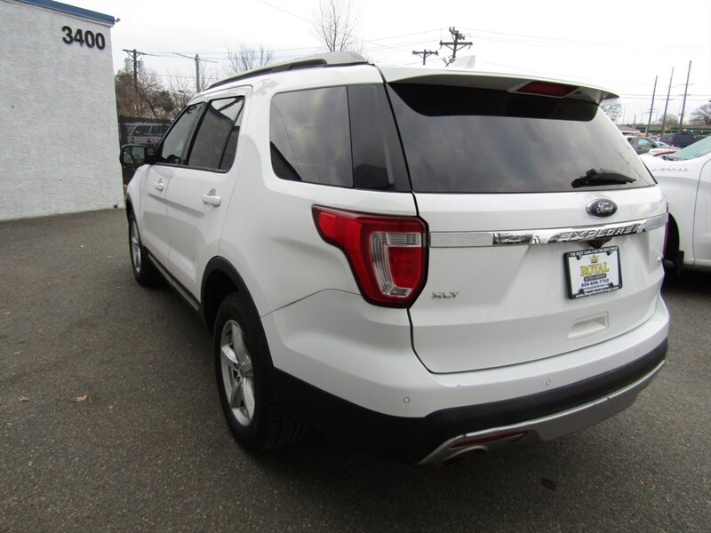 2017 Ford Explorer AWD,XLT,CONV PKG,RVC,SILVER CERTIFIED - Photo 5 - Haddon Twp, NJ 08107