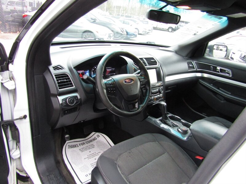 2017 Ford Explorer AWD,XLT,CONV PKG,RVC,SILVER CERTIFIED - Photo 17 - Haddon Twp, NJ 08107