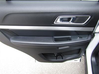 2017 Ford Explorer AWD,XLT,CONV PKG,RVC,SILVER CERTIFIED - Photo 18 - Haddon Twp, NJ 08107