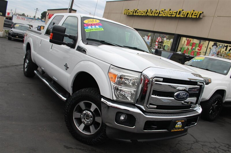 2014 Ford F250 Super Duty Crew Cab Lariat  