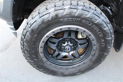 2016 Toyota Tacoma TRD   - Photo 12 - Sacramento, CA 95825