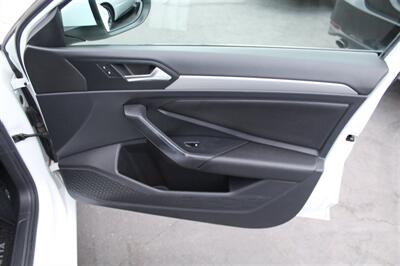 2019 Volkswagen Jetta SE - Photo 17 - Sacramento, CA 95825