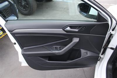 2019 Volkswagen Jetta SE - Photo 14 - Sacramento, CA 95825