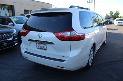2015 Toyota Sienna XLE 8-Passenger   - Photo 7 - Sacramento, CA 95825