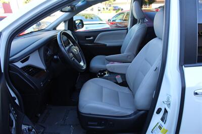 2015 Toyota Sienna XLE 8-Passenger   - Photo 20 - Sacramento, CA 95825