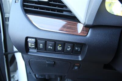 2015 Toyota Sienna XLE 8-Passenger   - Photo 34 - Sacramento, CA 95825