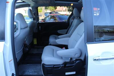 2015 Toyota Sienna XLE 8-Passenger   - Photo 25 - Sacramento, CA 95825