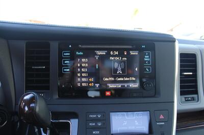 2015 Toyota Sienna XLE 8-Passenger   - Photo 35 - Sacramento, CA 95825