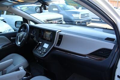 2015 Toyota Sienna XLE 8-Passenger   - Photo 22 - Sacramento, CA 95825