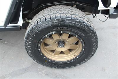 2018 Jeep Wrangler JK Unlimited Rubicon Recon - Photo 12 - Sacramento, CA 95825