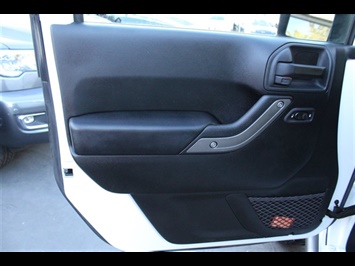 2016 Jeep Wrangler Unlimited Sport S - Photo 21 - Sacramento, CA 95825