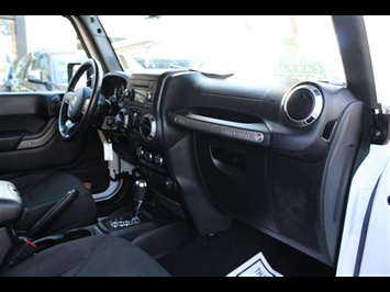 2016 Jeep Wrangler Unlimited Sport S - Photo 25 - Sacramento, CA 95825