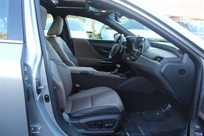 2023 Lexus ES 300h   - Photo 22 - Sacramento, CA 95825