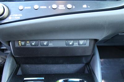 2023 Lexus ES 300h   - Photo 31 - Sacramento, CA 95825