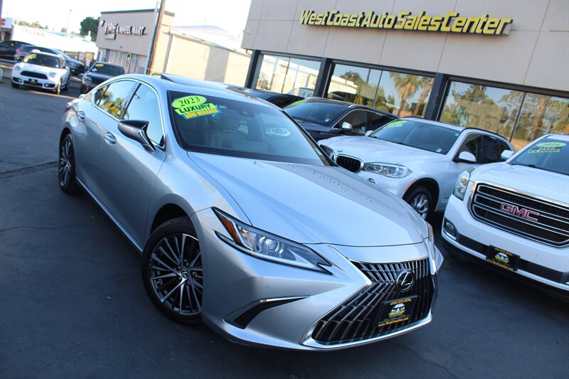 2023 Lexus ES 300h  
