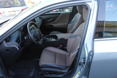 2023 Lexus ES 300h   - Photo 19 - Sacramento, CA 95825