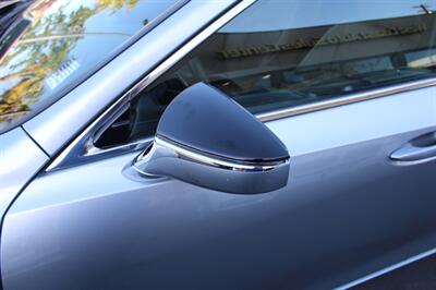 2023 Lexus ES 300h   - Photo 12 - Sacramento, CA 95825