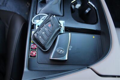 2023 Lexus ES 300h   - Photo 29 - Sacramento, CA 95825