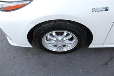 2017 Toyota Prius Prime Plus - Photo 11 - Sacramento, CA 95825
